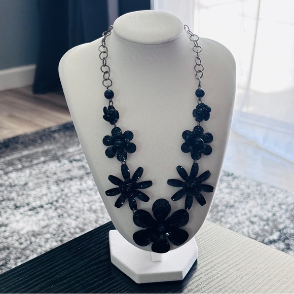 Claire's Jewelry - Claire’s Black Enamel Flower Statement Necklace Floral Bib Gunmetal Chain
